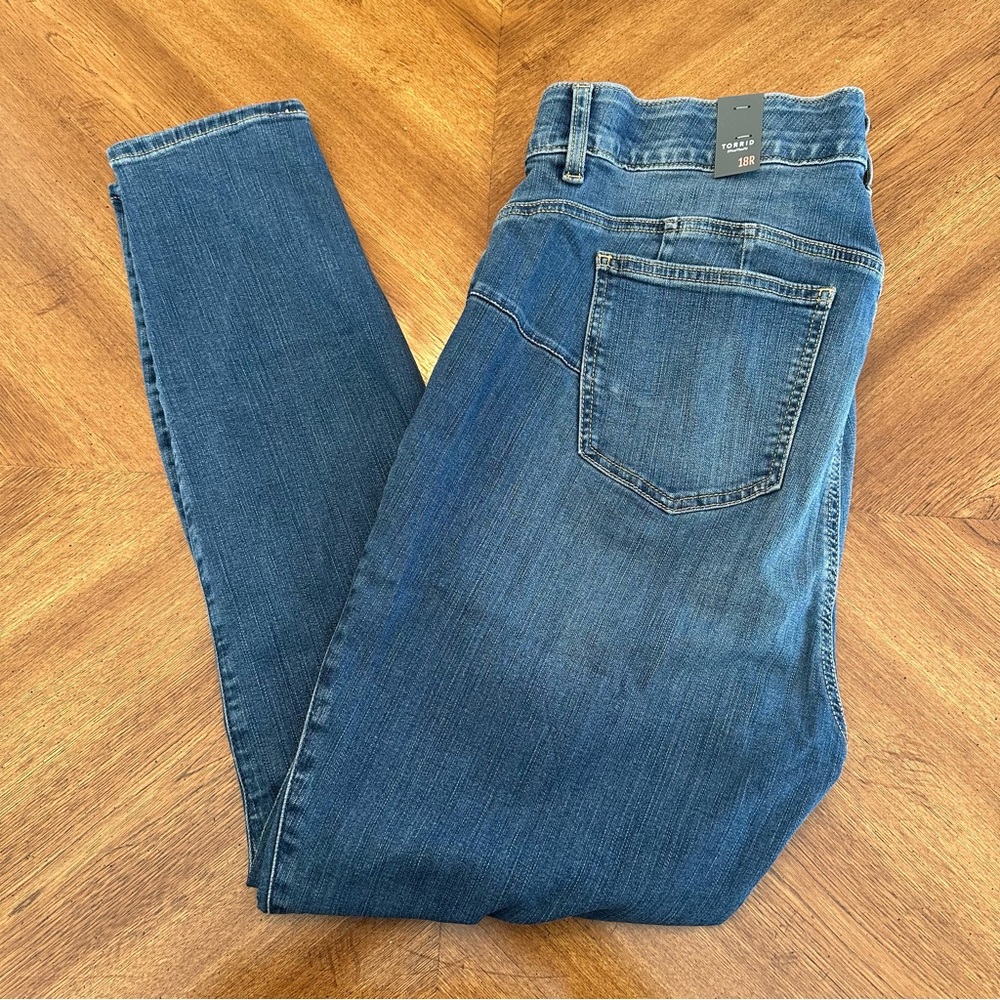 Torrid Heartthrob Blue Bombshell Skinny Jeans, Plus Size 18R, Women's Denim, New - Picture 2 of 13